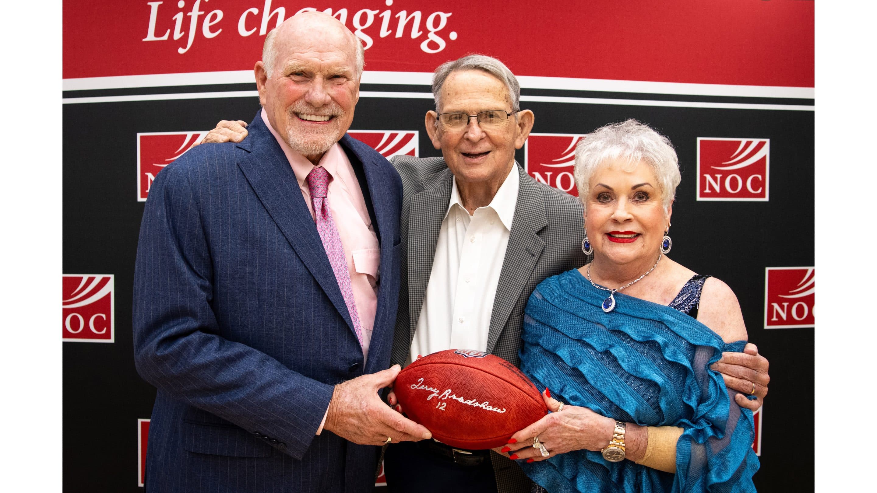Terry Bradshaw entertains crowd at NOC Tonkawa lectureship